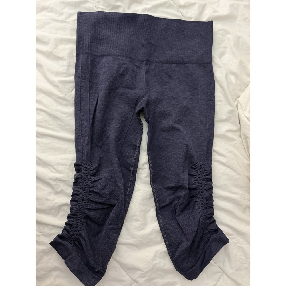 lululemon The Flow Crop II Seamless Heathered Coal Mid Rise Legging Size 6.